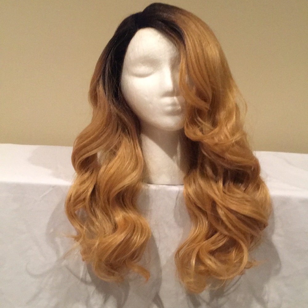 NWOT Blonde curly with dark root wig